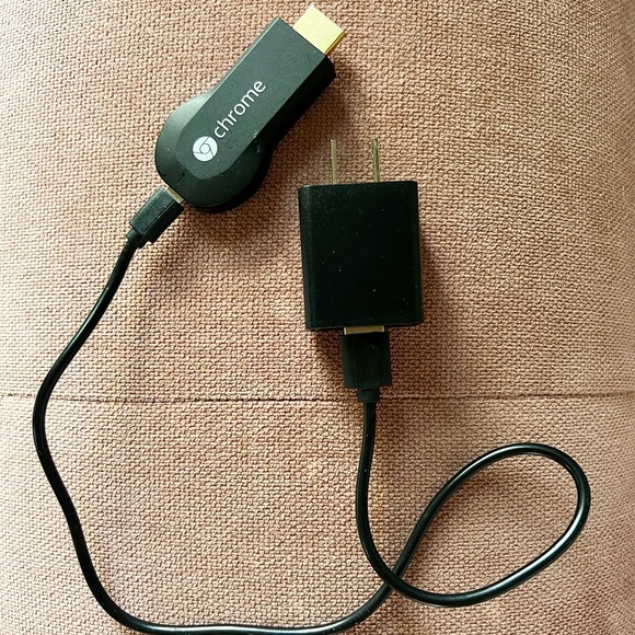 Google Chromecast HDMI Streaming Media Player H2G2-42 - Picture 3 of 3